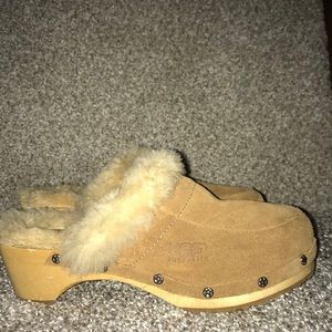UGG Girls Clog Tan  "K Kalie II”